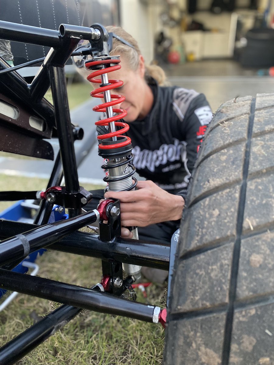 MichelleDeckerRacing tweet media