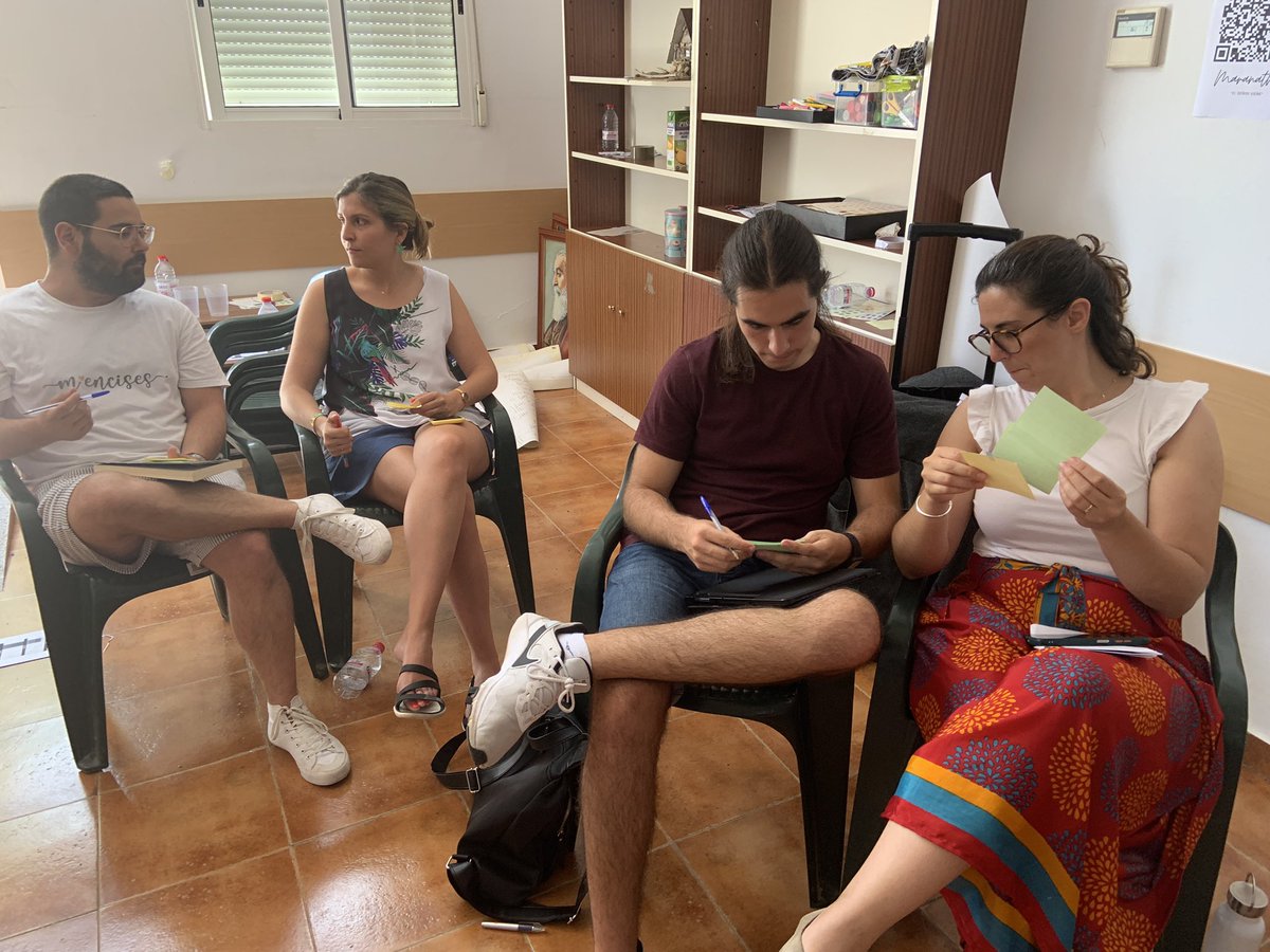 MCMEspana's tweet photo. Continuamos el Momento Asambleario soñando y pensando el plan estratégico que juntos construiremos para los próximos 4 años.
¿Hacía donde debe caminar el MCM en este tiempo? 👣

#AsambleaMCM #FamiliaConsolación https://t.co/uzLcv2JzCG