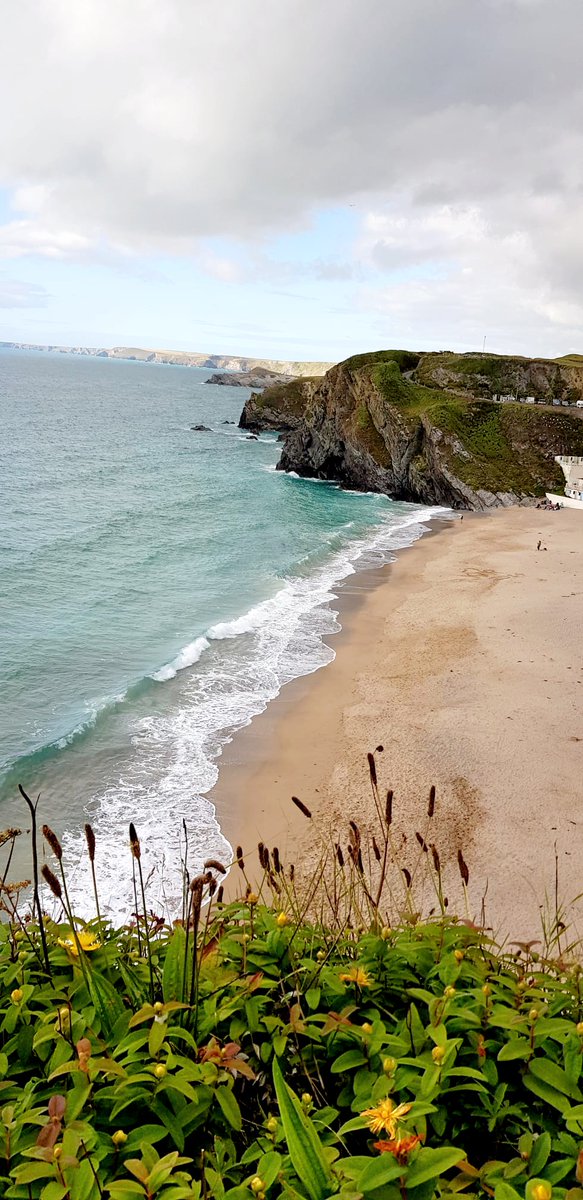 stmoritzhotel's tweet photo. Sunday Scenery 😀
#Cornwall #visitcornwall #visitengland #visitbritain #newquay #tolcarnebeach #sandybeaches #surf #swim #walkingcornwall #lovecornwall #beautifulcornwall #explorecornwall #clifftops #clifftopviews #beach #sea #ocean #Seaview #seascape #travel https://t.co/osTDmYtj58