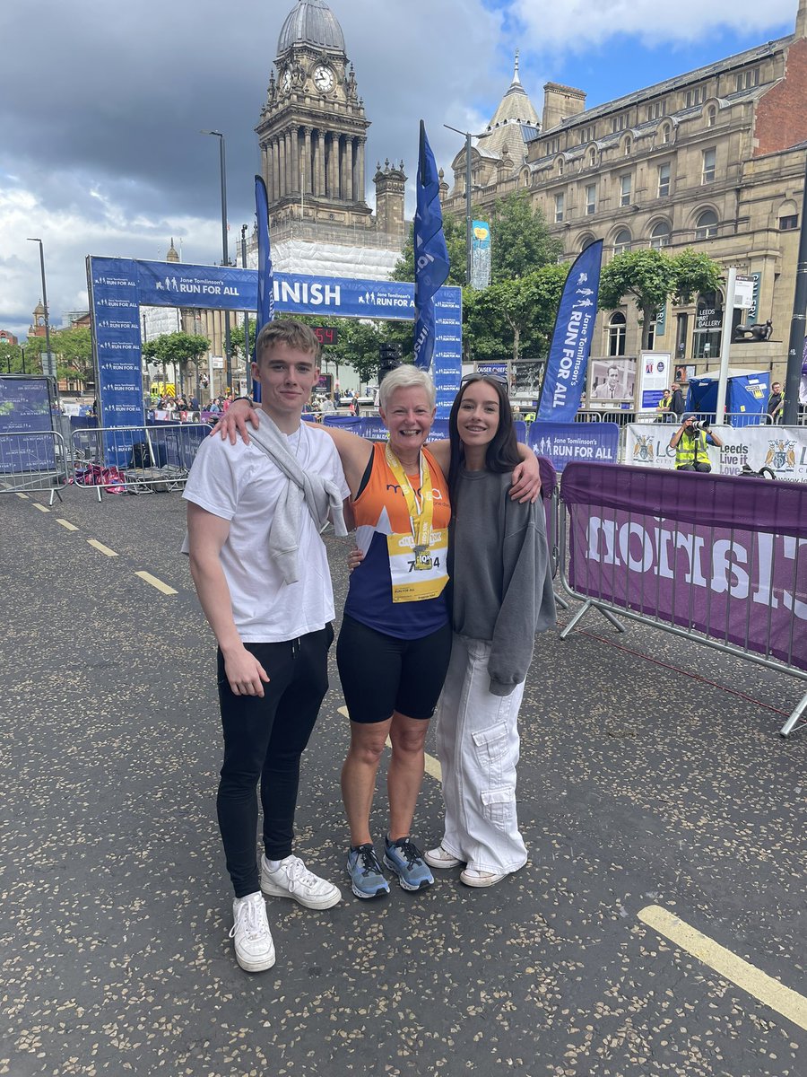 Thank you to everyone for your support and sponsorship.l I smashed my one hour goal  @Leeds10K  with 57.38 and £1000 raised for @mndassoc I am buzzing. 🏃‍♀️💪❤️