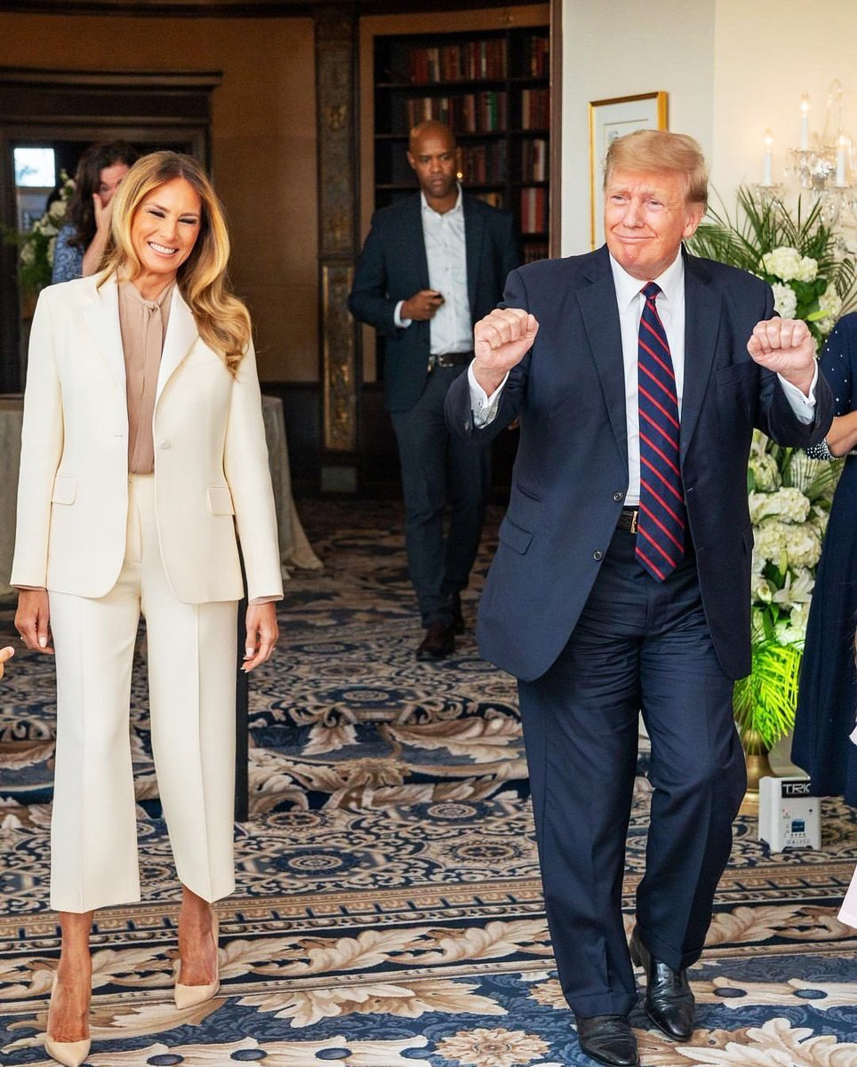 JamesNavaCom's tweet photo. Cada día es más fuerte la demanda de los votantes para que Trump regrese y haga oficial su candidatura para 2024. Es lógico. EEE. UU era fuerte, próspero y muy respetado bajo la presidencia de Trump. Hoy, continúa teniendo una fuerza sin precedentes a través de su exitoso https://t.co/FXZ7AzhVIK