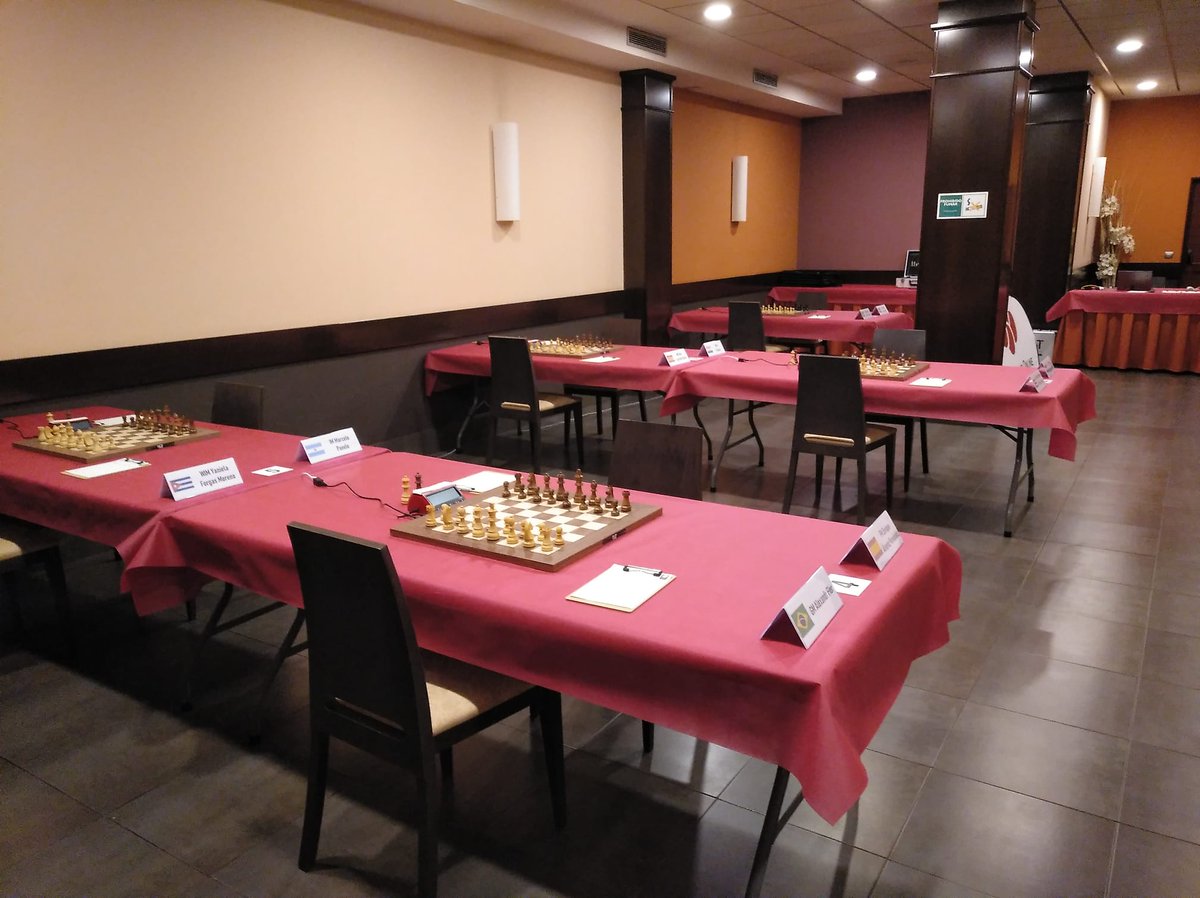 chess_event's tweet photo. @chess_event ya lo tiene todo preparado para la retransmisión de la primera ronda, esta tarde a las 17:00, del XIV Cerrado Villa de #Gijón, organizado por @GijOn64oficial https://t.co/YjbbrP7Xua