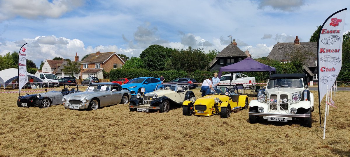 EssexKitCCCars's tweet photo. Setup this weekend at matching green car show. Another day with good weather. Could do a few more cars. Has been a few years since we came to this show, great selection of other cars on show @MatchingGreenCC #kitcars #carshows https://t.co/mT1MmPllQs