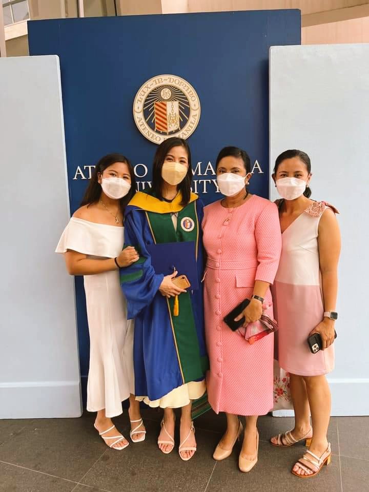 joferlynrobredo's tweet photo. 🎓 https://t.co/SiwQBNBKlY