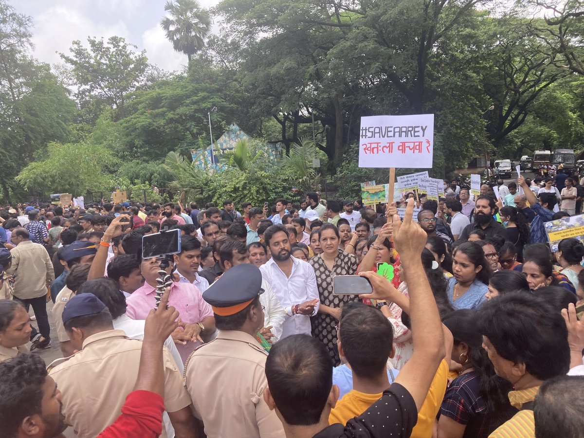 RupeshKadam03's tweet image. मेट्रो प्रकल्प ३ कारशेड हे कांजूर येथेच झाले पाहिजे. आरे जंगल परिसरातील एक इंचही जागा मिळणार नाही. येथील ३३ हेक्टर जमीन मिठी नदीच्या पात्राचा भाग आहे. जेव्हा जास्त पाऊस होतो तेव्हा पावसाचे पाणी नदीच्या या पात्रात सामावून जाते त्यामुळे मुंबईचा महापुरापासून बचाव होतो. #SaveAarey