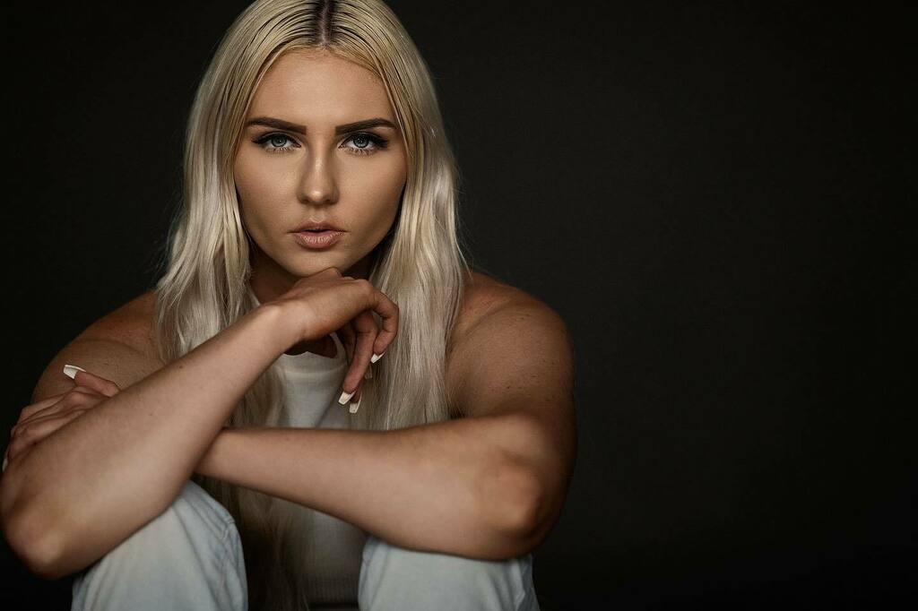 🔘Cara🔘
@caraginnan @lumix @lumix_au @panasonic_au @eizo_apac @exposuresoftware @iso1200 #louisebagger #myexposureedit #lumixs1 #portraitphotographer #canberraphotographer #naturallightmag @discoverportrait <a href="/naturallight/">Natural Light</a>.mag #fashionphotographer #mode… instagr.am/p/Cfi9mwsPU0V/