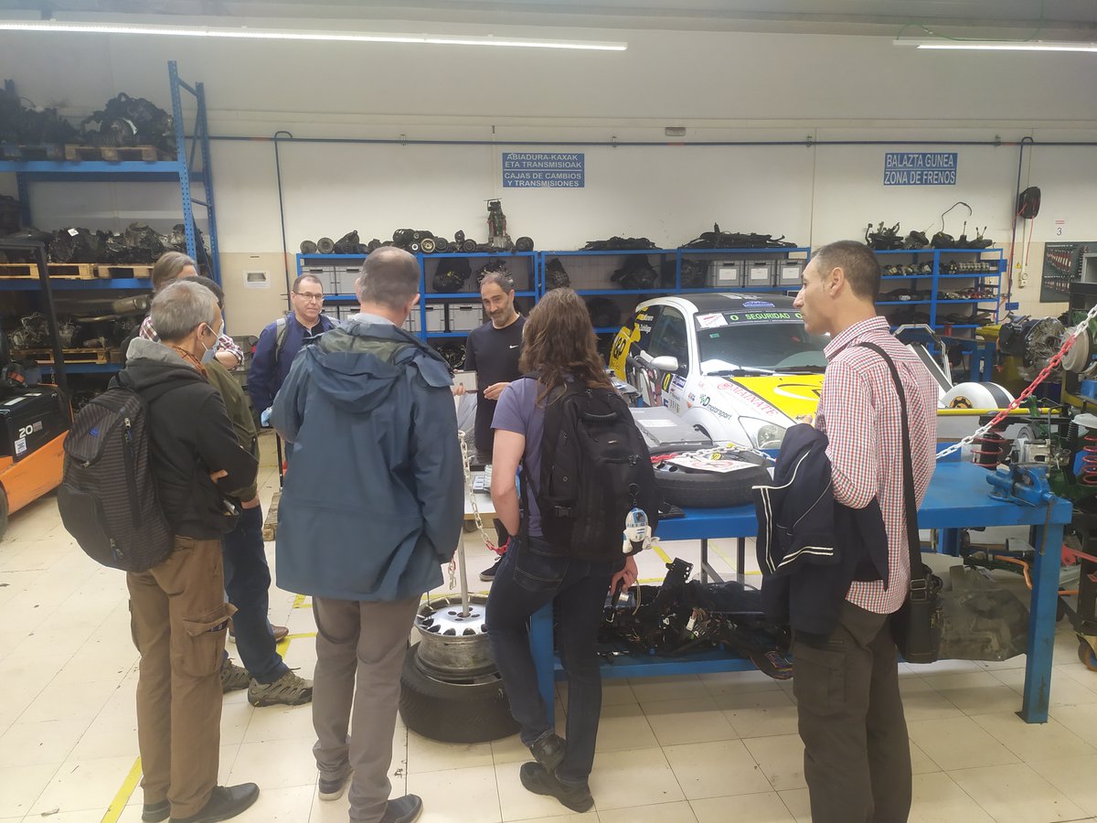 elektronikadb's tweet photo. Aste honetan, Don Boscon robot kolaboratiboei buruzko formakuntza jaso degu #FP21.
INDUSTRIA 4.0 IREKI BATERAKO ERRONKETAN OINARRITUTAKO IKASKUNTZA.
Proiektuan gauden eskola desberdinak parte hartu dugu, ala nola, @FPdonboscoLH, @IesMoliner, @IESJesusMarin, @IESElPalmeral. https://t.co/2SVhBUlORY