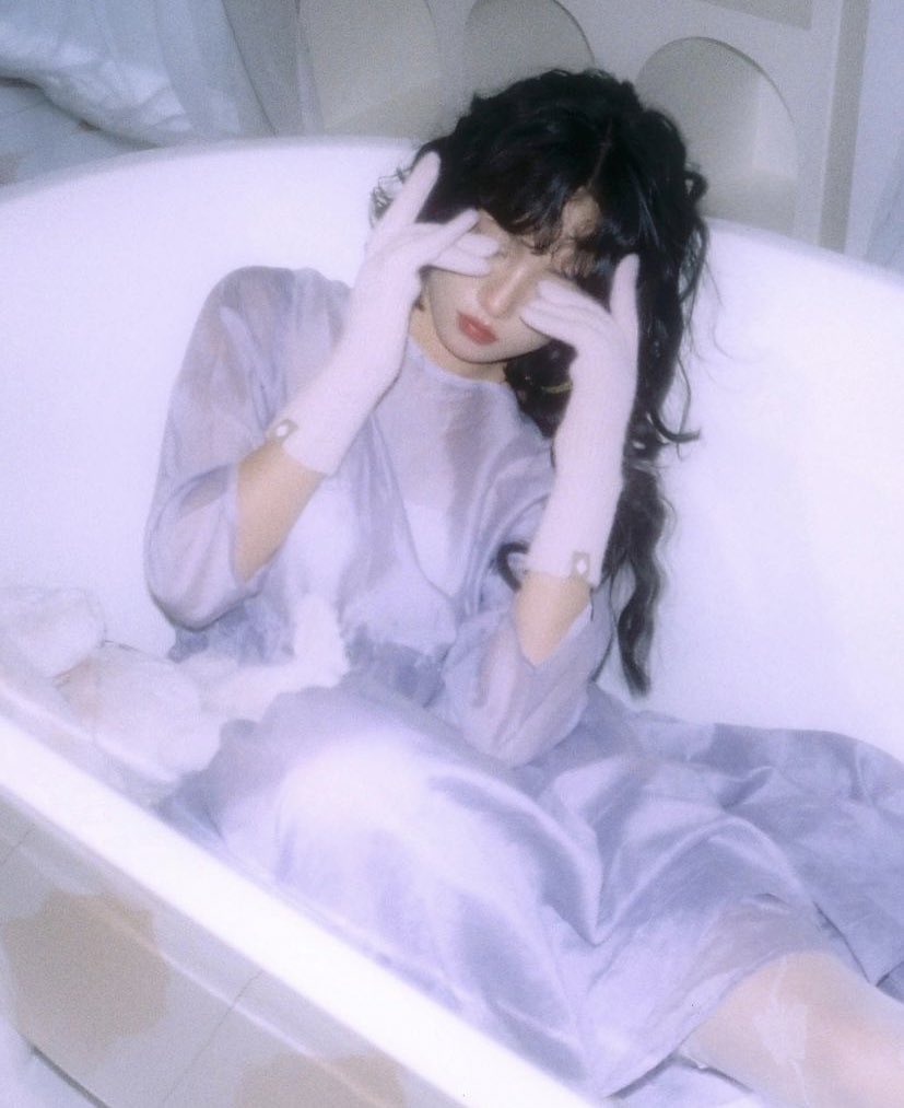 ⠀ ⠀⠀
⠀ ⠀⠀
            ::   #G0THYELAN  𓄼
  🫧My new photo shoots for a good day
⠀ ⠀⠀