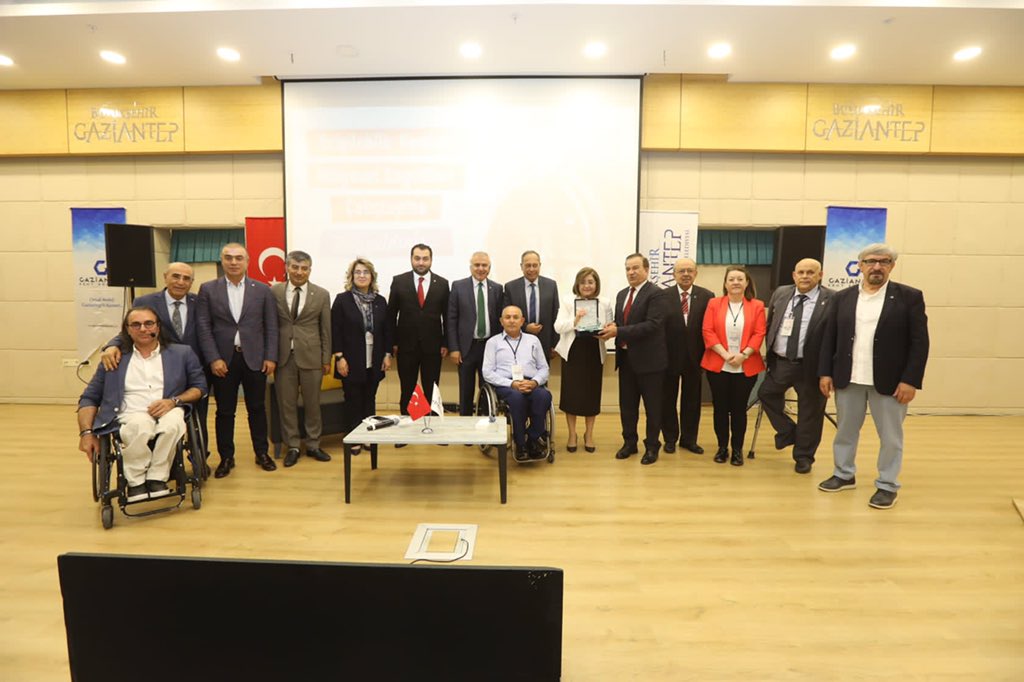 yusufcelebitsk's tweet photo. .@GaziantepBeld , Türkiye Kent Konseyleri Birliği ve Gaziantep Kent Konseyinin ev sahipliğinde düzenlediği "Erişebilir Kentler Bölgesel Engelliler Çalıştayı" ni başarıyla tamamlayan tüm katılımcılara teşekkür ederim. @fatmasahin @necatibilici1 @sinantemel @ismailgunes64 https://t.co/oB95FV5YS3