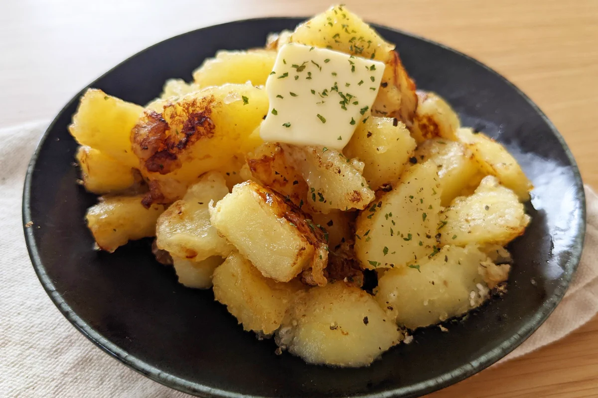 電子レンジで時間短縮！めんつゆ照り焼きじゃがバター。