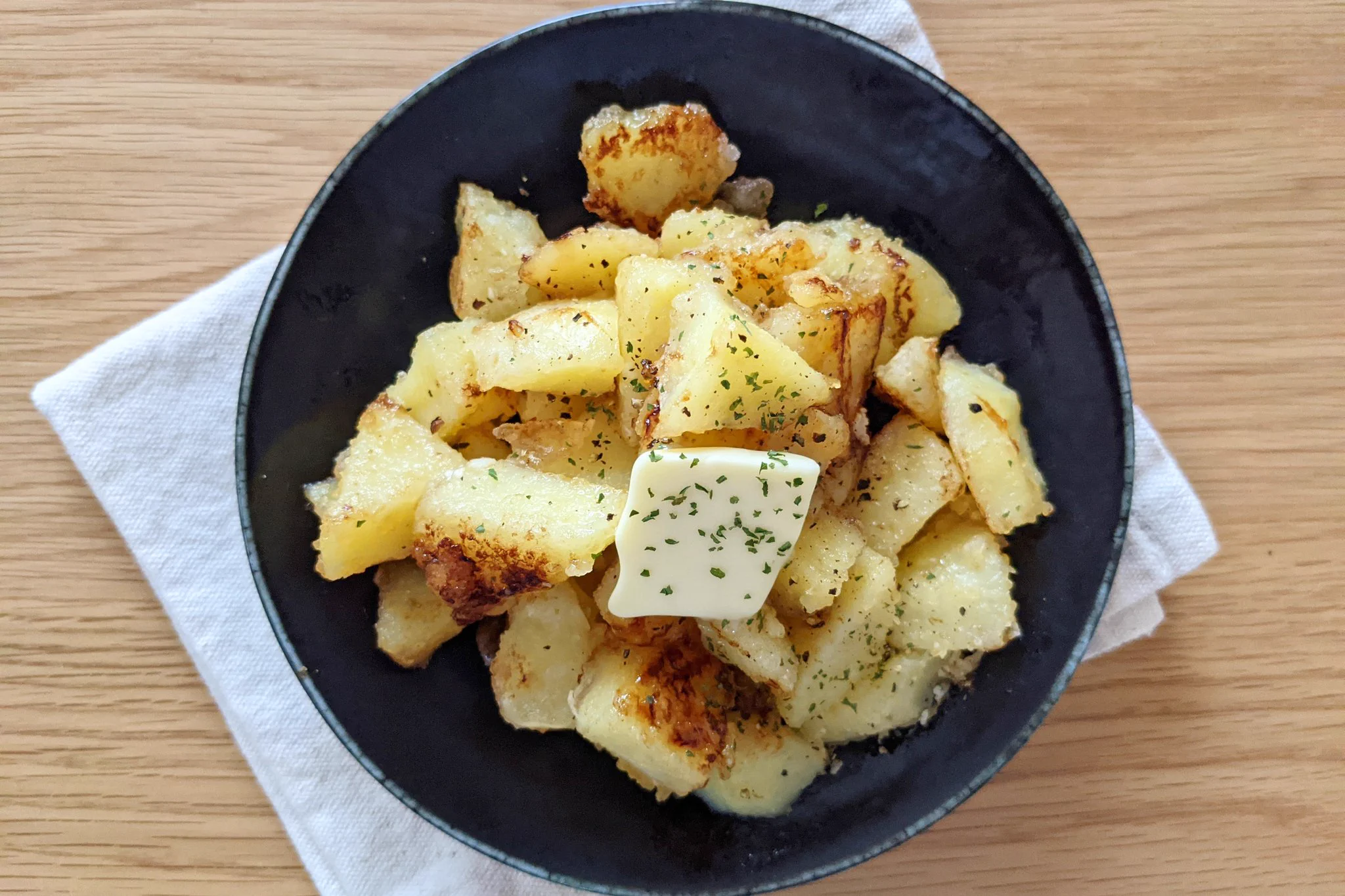 電子レンジで時間短縮！めんつゆ照り焼きじゃがバター。