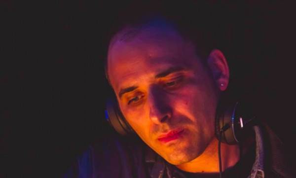paoluccimarco's tweet photo. #kathodik #music DJ di MARCA. Conversazione con Dj Steevo, a cura di Sergio Eletto:https://t.co/4euc2MGssi @DjSteevo https://t.co/EptaNNHq8U