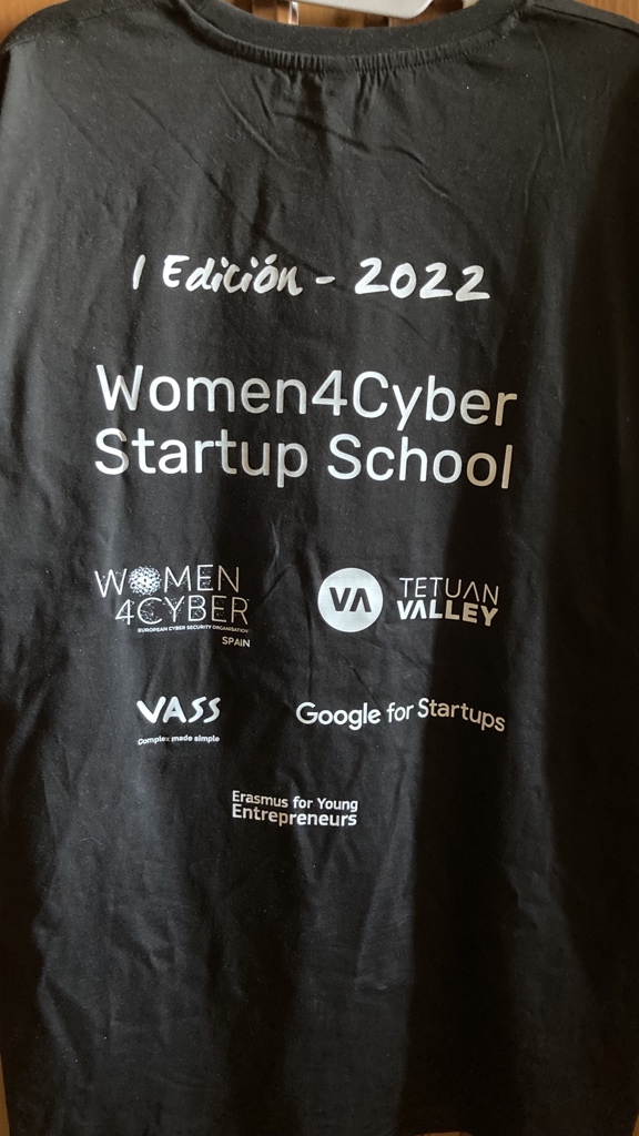 Espero que esta camiseta de la primera edición de <a href="/Women4Cyber_SP/">Women4Cyber_Spain</a> Startup School de <a href="/tetuanvalley/">Tetuan Valley</a> se convierta en una pieza de coleccionista: ¡queremos más! Gracias por el apoyo #VASS <a href="/GoogleStartupES/">Google for Startups - Spain</a> <a href="/INCIBE/">INCIBE</a>