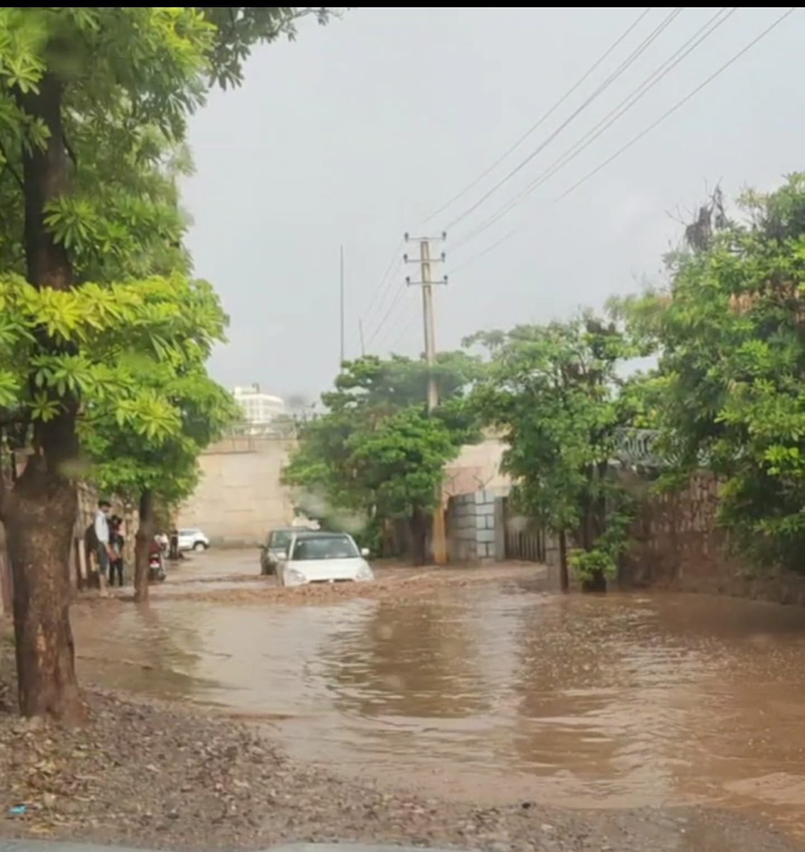 United Association of New Gurugram (@developnewggn) on Twitter photo #Umang_Winter_Hills सोसाइटी,सेक्टर-77 के 500+ परिवार,पिछले 3 साल से अपने घर तक पहुँचने के लिए एक रास्ते को लेकर हर विभाग <a href="/dtcphry/">Director Town & Country Planning</a> <a href="/DC_Gurugram/">DC Gurugram</a> <a href="/MCManesar/">Municipal Corporation Manesar</a> से गुहार लगा चुके हैं,
पर कोई समाधान नहीं निकला,मजबूर होकर आज शांतिपूर्ण विरोध प्रदर्शन किया,<a href="/cmohry/">CMO Haryana</a> जल्द समाधान किया जाए। #Umang_Winter_Hills सोसाइटी,सेक्टर-77 के 500+ परिवार,पिछले 3 साल से अपने घर तक पहुँचने के लिए एक रास्ते को लेकर हर विभाग <a href="/dtcphry/">Director Town & Country Planning</a> <a href="/DC_Gurugram/">DC Gurugram</a> <a href="/MCManesar/">Municipal Corporation Manesar</a> से गुहार लगा चुके हैं,
पर कोई समाधान नहीं निकला,मजबूर होकर आज शांतिपूर्ण विरोध प्रदर्शन किया,<a href="/cmohry/">CMO Haryana</a> जल्द समाधान किया जाए।
