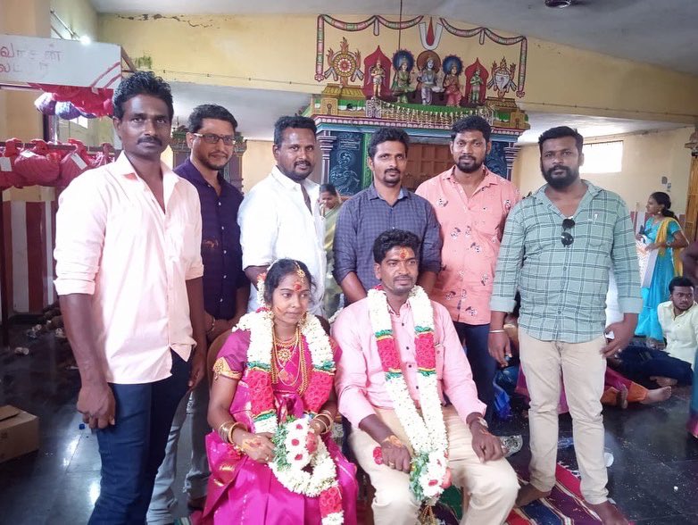 UnionHeadAKFans's tweet photo. வழி இருப்பது என்னமே உண்மை தான் அதை தேடுவதும் கிடைப்பதும் அவர் அவர் அதிஷ்டத்தை பொறுத்தது அமைகிறது.
#melatturtemple #Friendshiptogether
#Satha #Kilamangalam
#SathaKilamangalam #சதா #கிளாமங்கலம் https://t.co/SiGUCVG7wW