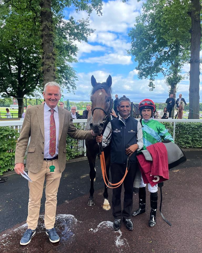 RHughesracing's tweet image. ⭐️ZERO CARBON⭐️ continues his good form to win @haydockraces congratulations to his owners Cognition Land and Water, Martin Clarke and the team at home #saturdaywinner #3from3