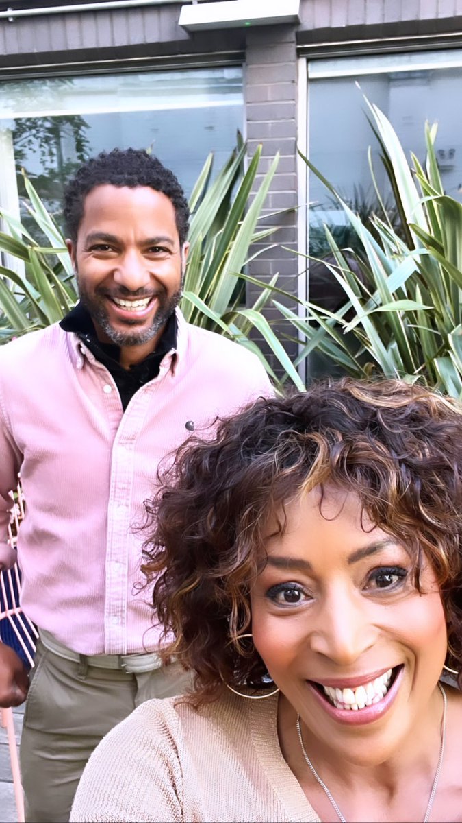 jacquijdesigns's tweet photo. Such fun in the new @bbcsml home with the team &amp; co-hosting with #TVBro @SeanFletcherTV 🤗Thank u @SholaMos1 @PhilipsComedy #DrBrendonStubbs #DianaHammilPage #ChibunduOnuzo for the honest opinions, lifestyle tips &amp; awesome performance🙌🏾 #SeeYouNextWeek #BBCSML on @BBCOne💋x https://t.co/R87JpyOoux
