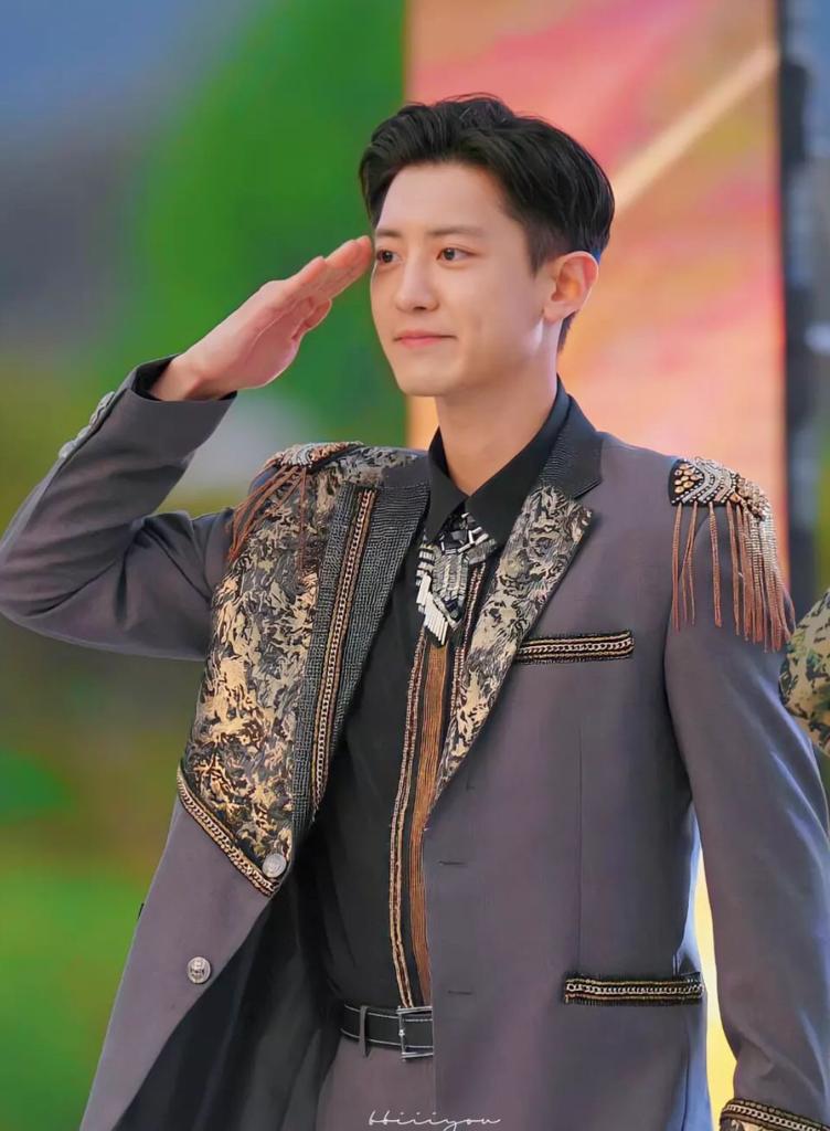 aeribase's tweet image. ⭐ riii ada yg punya foto ini versi hd gak???aku nyelem di twt ga nemu fansitenya apa :((