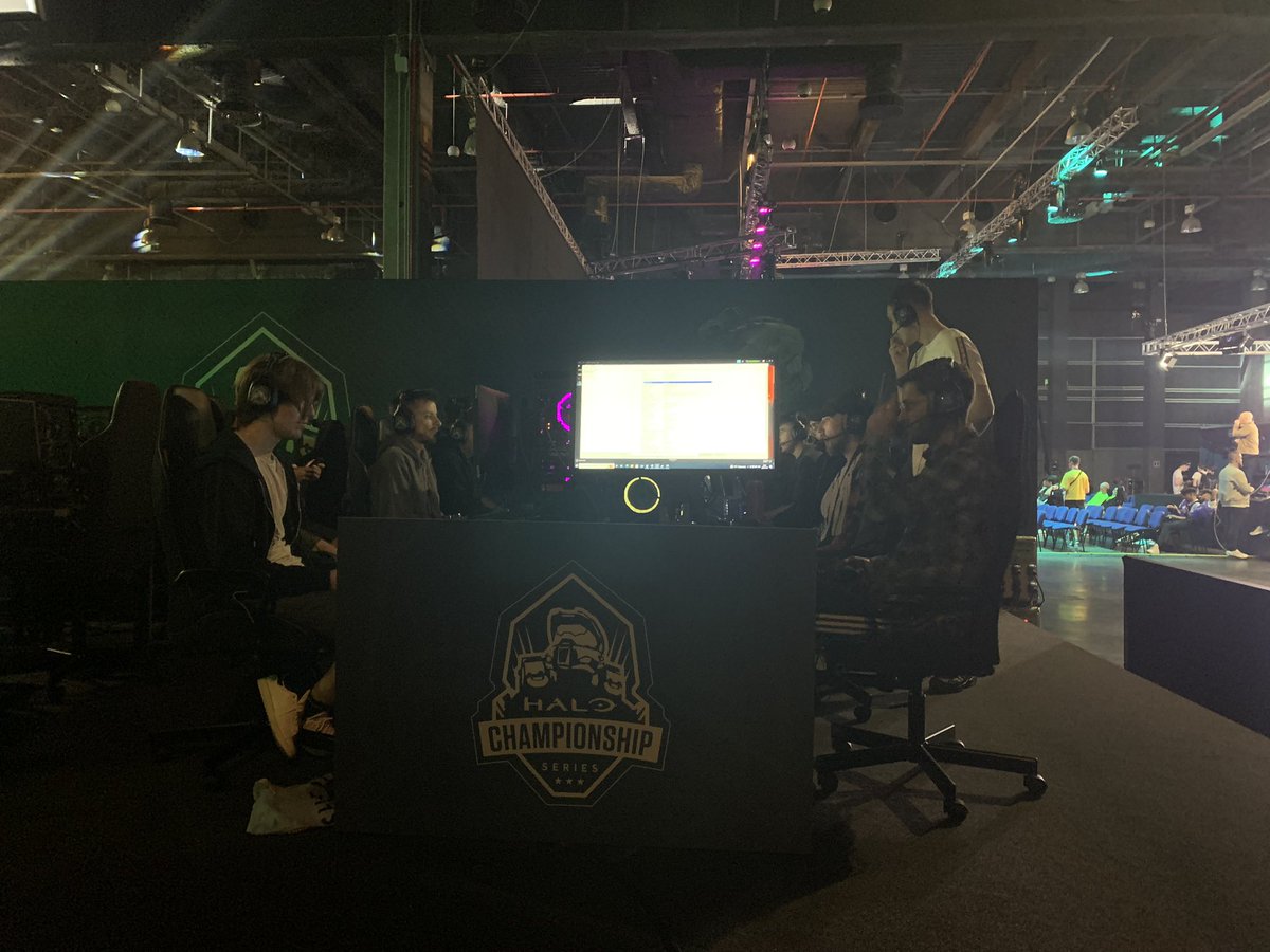 First game of the day against the brothers from <a href="/ScorchedHVND/">Scorched.HVND 🔥💀</a> 
Unfortunately one will be eliminated after this series. Come cheer us on in stream

Let’s go the HVND 
<a href="/MystaShah/">Mysta Modz</a> 
<a href="/CaseyLunny/">Lunny</a> 
<a href="/SirEbbY_/">EbbYnezer Scrooge</a> 
<a href="/GloryGGz/">Glory</a> 
<a href="/Turkledore/">Delboy562089</a> 

#HeavyistheHVND

Stream: twitch.tv/hcs