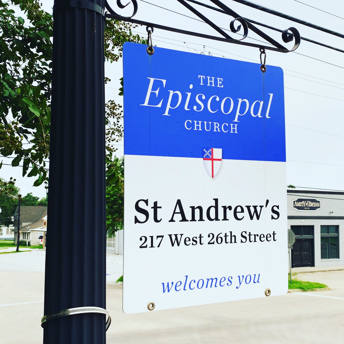 Happy Sunday! Today we begin our July worship schedule of Sunday services at 7:30am and 10:00am. Come and join us! #bcstx #visitcstx #destinationbryan #episcopalchurch