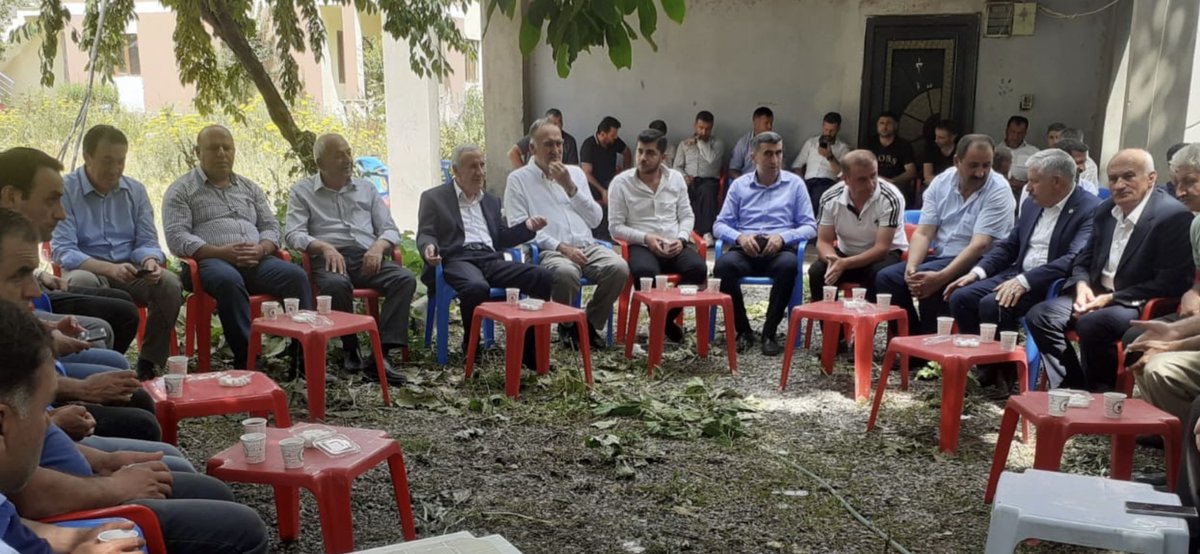 Irak'ın kuzeyinde yürütülen Pençe-Kilit Operasyonu bölgesinde şehit olan Güvenlik Korucularımız Kemal Alim ve Hüseyin Sarı için Çukurca ilçemizde düzenlenen taziye ziyaretlerinde bulunarak Ailelerine başsağlığı ve sabırlar diledik. Yüce Allah’tan rahmet diliyorum,