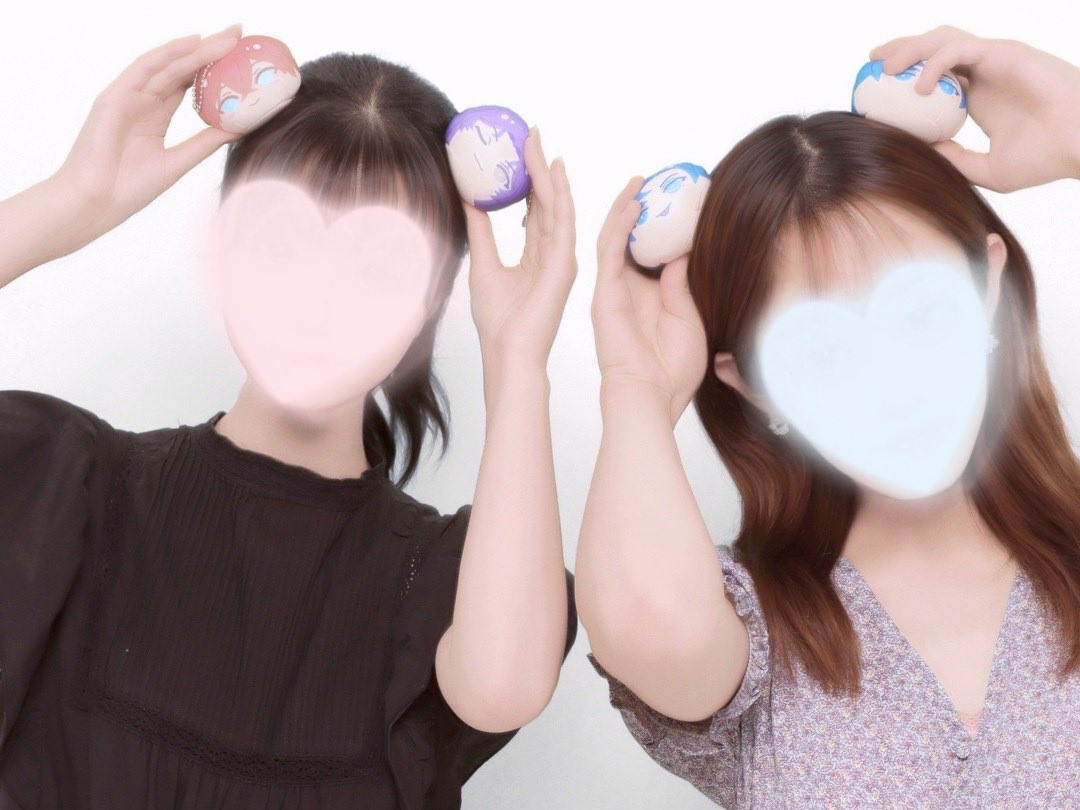 rey_futaba__lov's tweet photo. 推しが2人いる私に合わせておまんじゅう2個でハート作ってくれたお友達に感謝✨♡
2枚目の撮り方も意外と可愛くておすすめです🎶

 #ビバスタグラム https://t.co/satrekcVdz