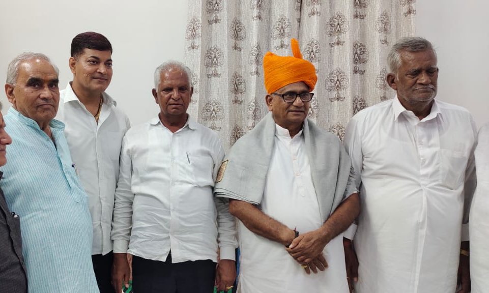 IRBhatiINC's tweet photo. शुक्रवार को हमारे पारिवारिक कार्यक्रम के लिए #नागौर पधारे राज्य सभा सांसद श्री @Rajendra_Gehlot जी से मुलाक़ात कर 10 जुलाई को दिल्ली में आयोजित होने वाले ऑल इंडिया सैनी सेवा समाज (रज़ि) के राष्ट्रीय अधिवेशन व सम्मान समारोह के लिए निमंत्रण प्रेषित किया।
#AISSS https://t.co/zmpqtJAxOE