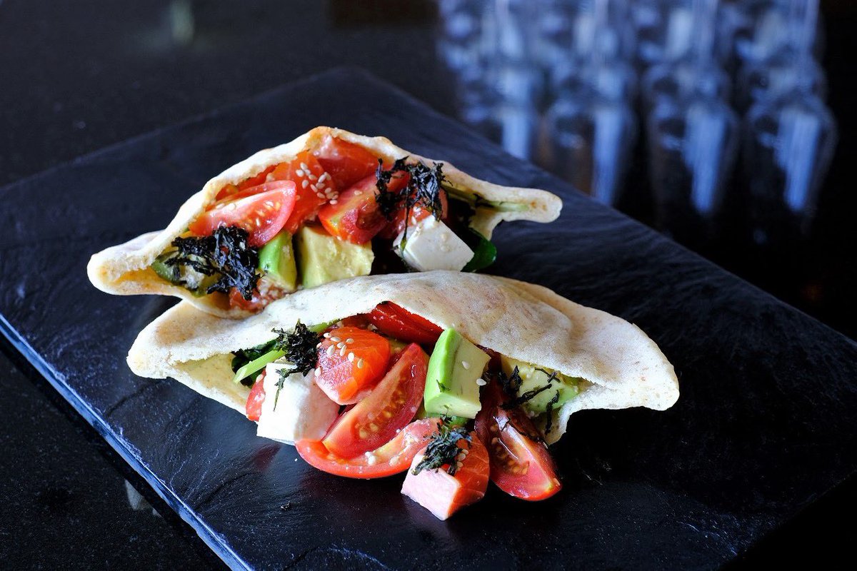 タカ海老のガーリックシュリンプに、サドルバックロースカツサンド、ピタサンド、他。
2022年のプールサイドメニューのご準備が出来ました。
早く台風に過ぎ去っていただき、青空でお楽しみいただきたいです😅

#サンカラホテル
#プールサイド
#屋久島
#屋久島旅行