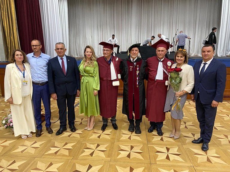 kibrishakikat's tweet photo. MİLLİ EĞİTİM BAKANI ÇAVUŞOĞLU VE AKPINAR MOLDOVA TEMASLARINA DEVAM EDİYOR https://t.co/Mn1UTH1VS4