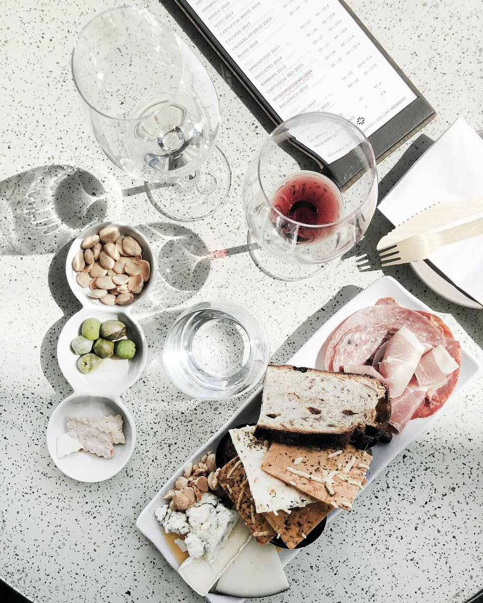CavasDel's tweet photo. ¿Sabías que en Cavas del Mundo siempre estamos organizando catas de nuestros vinos?
Si quieres asistir a una, visita nuestra página y compra tu boleto o registrate para que te notifiquemos de la siguiente cata.
https://t.co/FfGI8SNYcK
#CavasdelMundo #catasdevino #vinoorganico https://t.co/j0mdPvbqjw