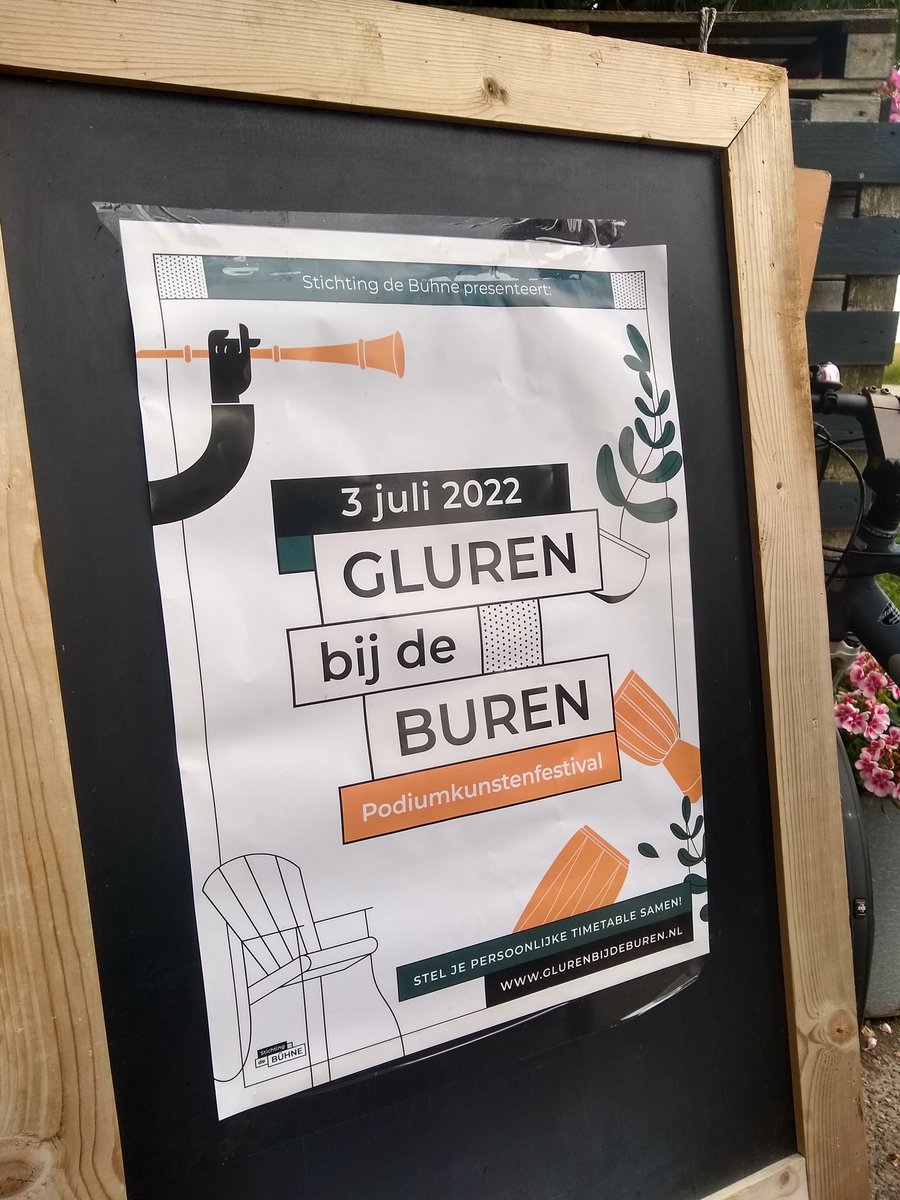 zuidlandnet's tweet photo. Gluren bij de buren aan de Koekendorpseweg 1 in Zuidland met live muziek, om 13.45, 15.15 en 16.45 volgende optredens #nissewaard @Boerderij7berge https://t.co/80gkMS3rVp
