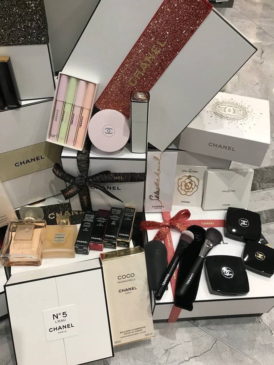 suvi198704's tweet photo. Don't ask girls why they buy these because I love beauty #BTC #Ethereum #USDT https://t.co/P7lfxU4jgD