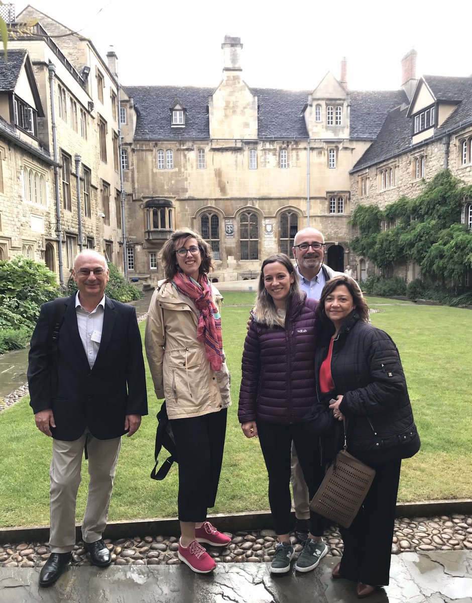 Un maravilloso fin de semana en Oxford con <a href="/ComunidadCeru/">SRUK/CERU</a> hablando de ciencia y comunicación de la ciencias #SRUK2022, rodeados de buenos amigos. Gracias! <a href="/pablomurod/">Pablo Muñoz-Rodríguez | @pablomurod.bsky.social</a> <a href="/FECYT_Ciencia/">FECYT</a>
