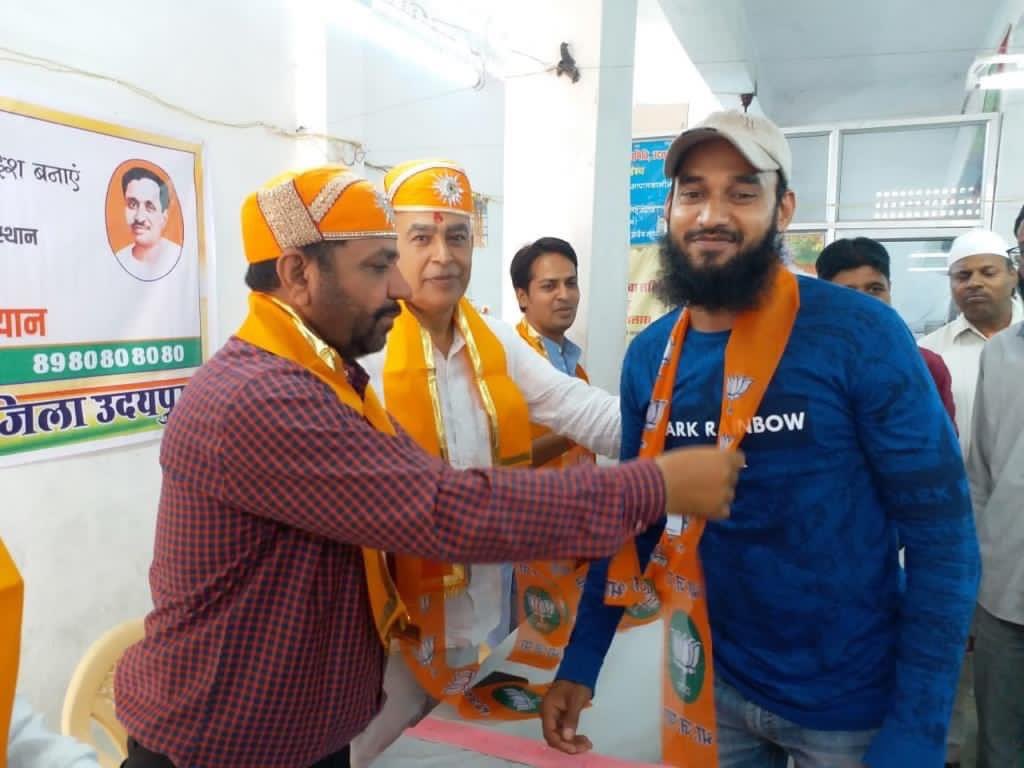 उदयपुर का हत्यारा भाजपा का सदस्य है।