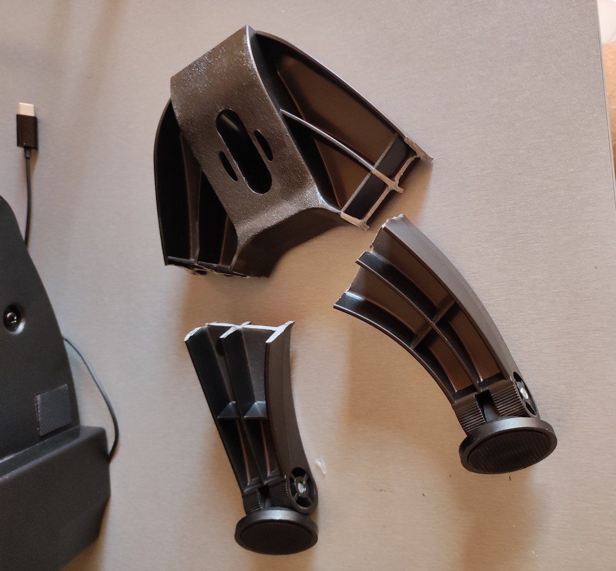 I've just came back racing and this happens🤣
Hope Thrustmaster customer service is better than their products