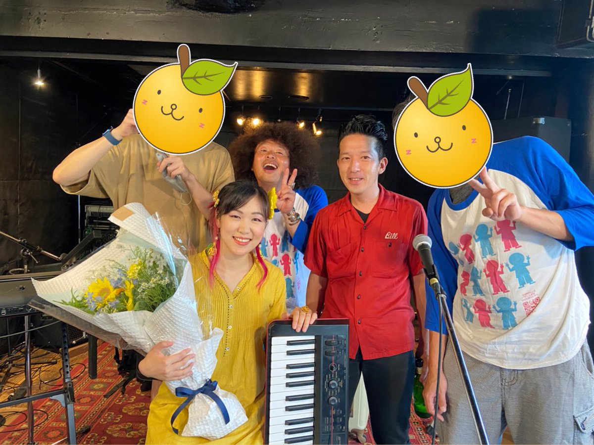 natsumiyuzu's tweet photo. 東京ラストライブ！！
イナギタケシ de fuwafuwa presents
「I♡NY（アイ・ラブ・なつみゆず）」

超満員のアツい空間でした。みんなが来てくれて嬉しいです🥺
東京での音楽活動8年の感謝を込めて、本当にありがとうございました！！
フランスツアーそしてニューヨーク、がんばります！！✨ https://t.co/fcH6rsk3ql