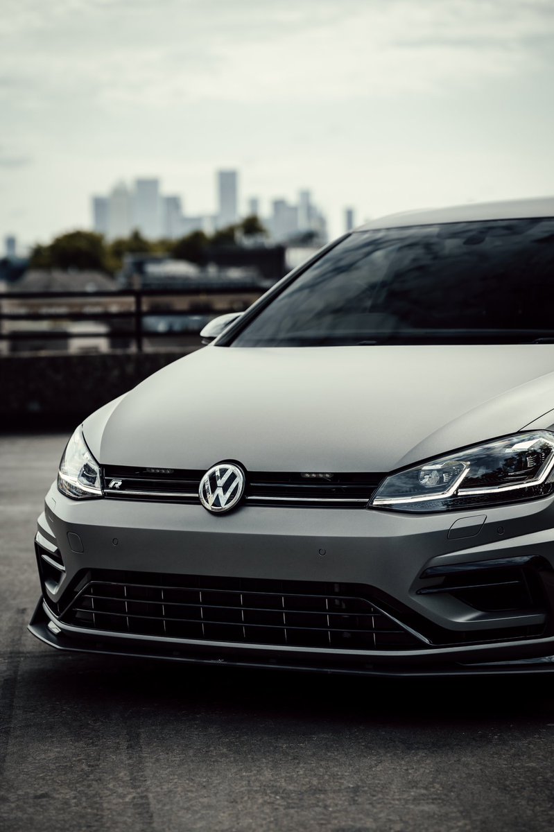 Cruising the city. 

<a href="/VW/">Volkswagen</a> <a href="/VWUKPress/">Volkswagen UK Press Office</a> 

#carphotographer #London #volkswagen