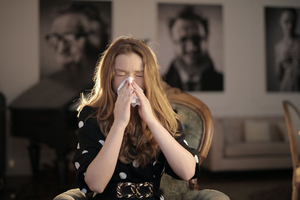 morlaishealth's tweet photo. Hay fever season is upon us! 🤧

You can ease symptoms by rubbing Vaseline around your nostrils, changing clothes after being outside and keeping windows and doors closed. 

Speak to a pharmacist, who can give advice and suggest treatments such as nasal sprays and antihistamines https://t.co/KKMJAHyyz8