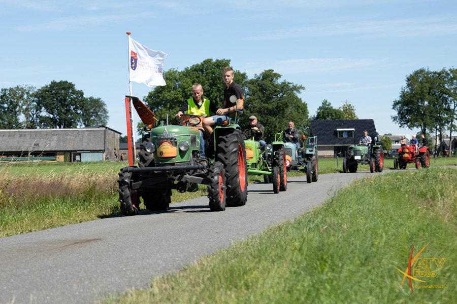 Foto's online van de 12e #oldtimerrit gereorganiseerd door de <a href="/OranjeverDoorns/">OranjeverDoornspijk</a> <a href="/OldebroekNet/">Oldebroek.net</a> <a href="/LocoMediaGroep/">Loco Media Groep</a> <a href="/TVElburg/">LOE-TV</a> <a href="/LOE_nieuws/">LOEmedia</a> <a href="/RTVNunspeet/">RTV Nunspeet</a> <a href="/veluwegld/">VeluweGLD</a> atvfoto.nl/portfolio/oldt…