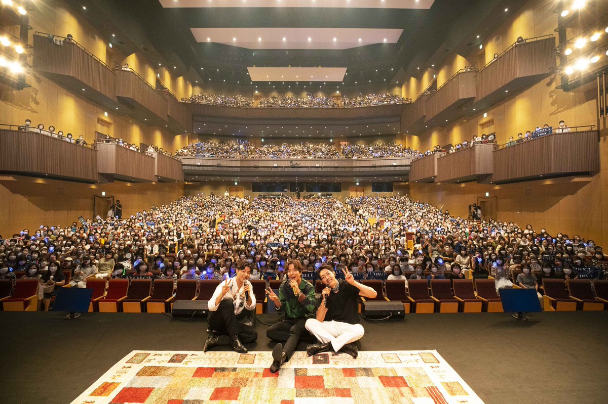 feryachan's tweet photo. Happy to see CNBLUE and BOICE thriving and having fun together! https://t.co/7NFPHizBON