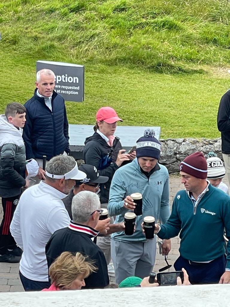 The proper way to start a golf trip 🍻😂