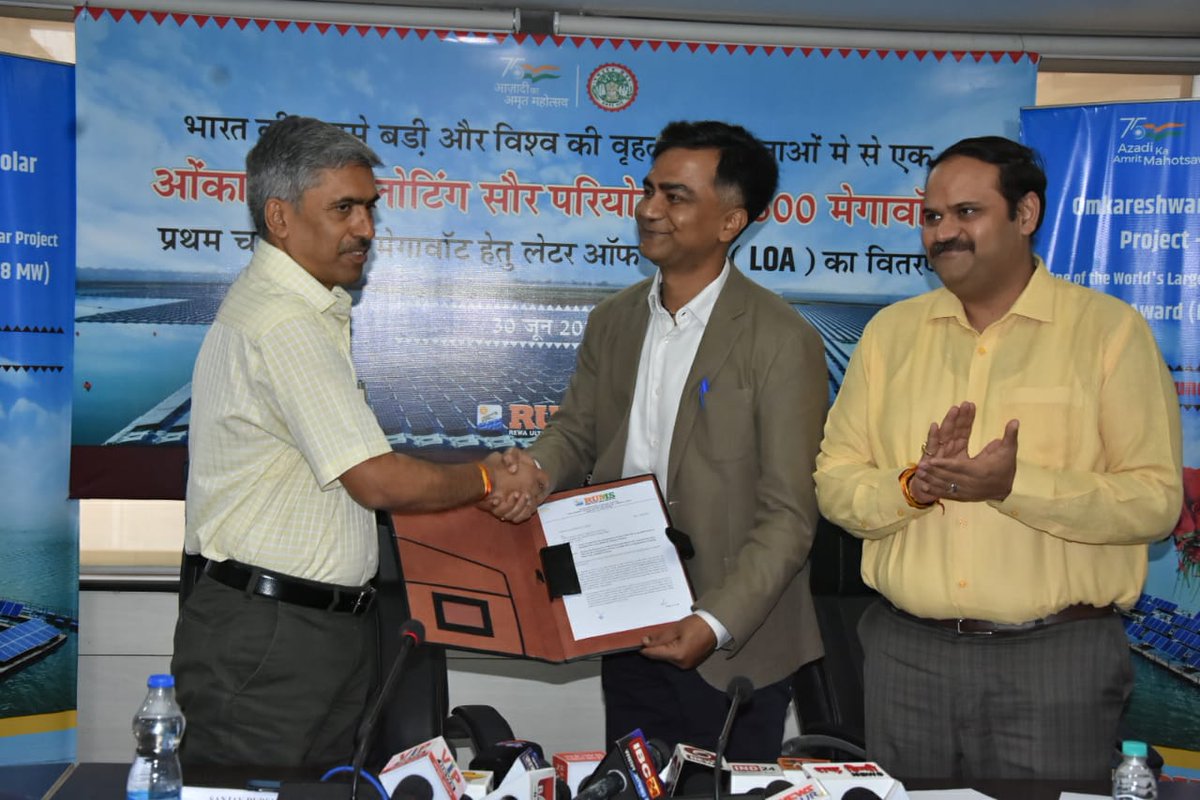 RUMSLimited's tweet photo. LoA given to successful bidders for development of Omkareshwar Floating Solar Project (Phase I – 278 MW). Minimum tariff of Rs 3.21 per Unit discovered. https://t.co/sMZNxOpUix