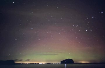 ELeeyalin's tweet photo. Just looking through the previous photos, I saw the Edinburgh aurora taken in 2011. The time is very fast, and many people often miss it. 
#Bitcoin                            #ETH https://t.co/1rQ4WjVvuk
