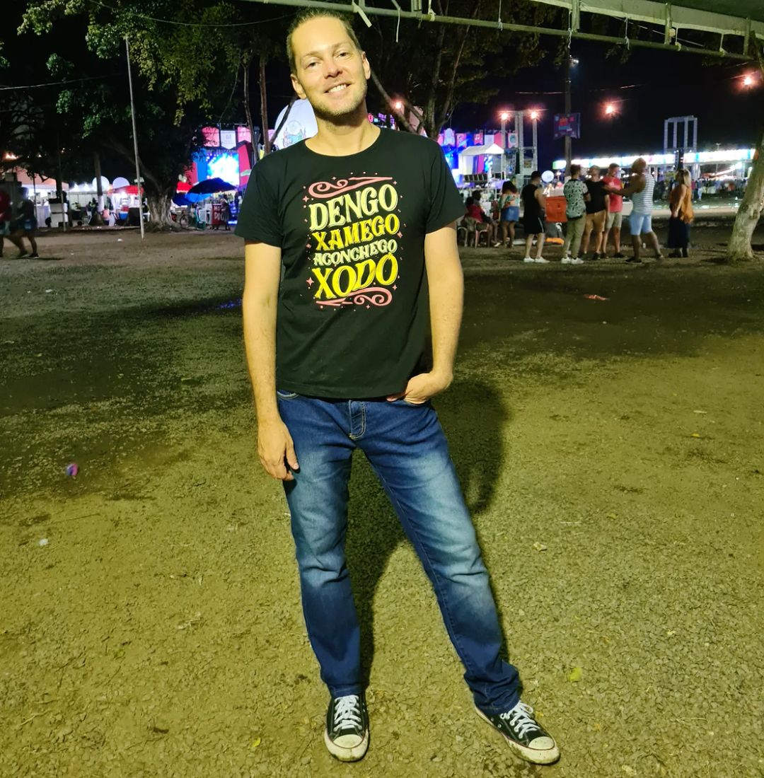 PaulinhoGoetze's tweet photo. Leonino passando pra mostrar o lookinho de ontem pra ver a Rainha @danielamercury no Parque de Exposições!

#leonino #leão #look #lookdeontem #Rainha #danielamercury #parquedeexposições #Salvador #Bahia https://t.co/MeodazPaNi