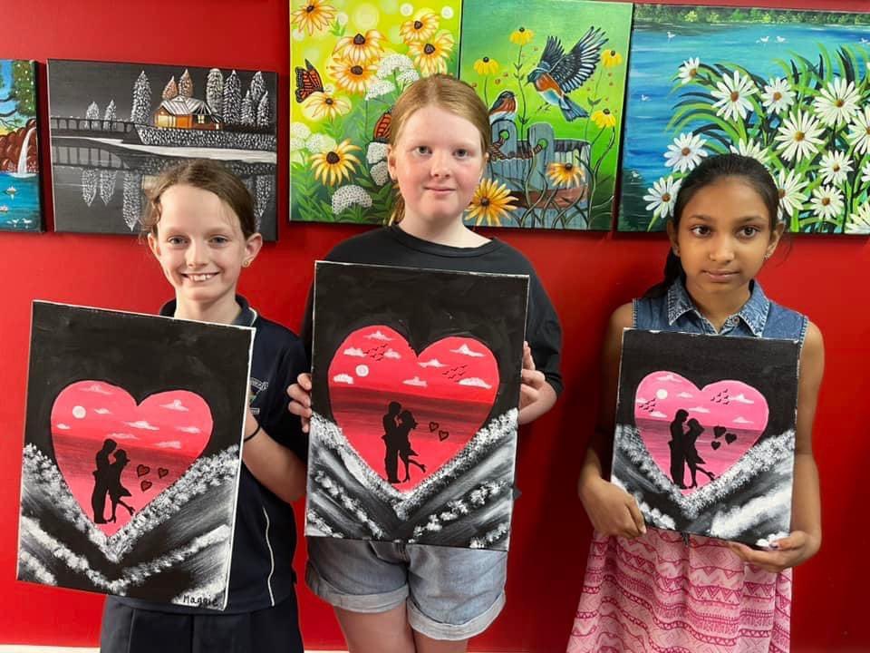 Charming_School's tweet photo. We’re absolutely in love with these lovely Valentine’s theme artwork from Thursday intermediate batch at Charming Colours Art School ❤️ Great work little camps 👍
═══════════
🌐  https://t.co/6Iw4vMBSmB
📱  0451188365

#charmingcoloursartschool #kidsartschool https://t.co/Z7MJ1aK8hy