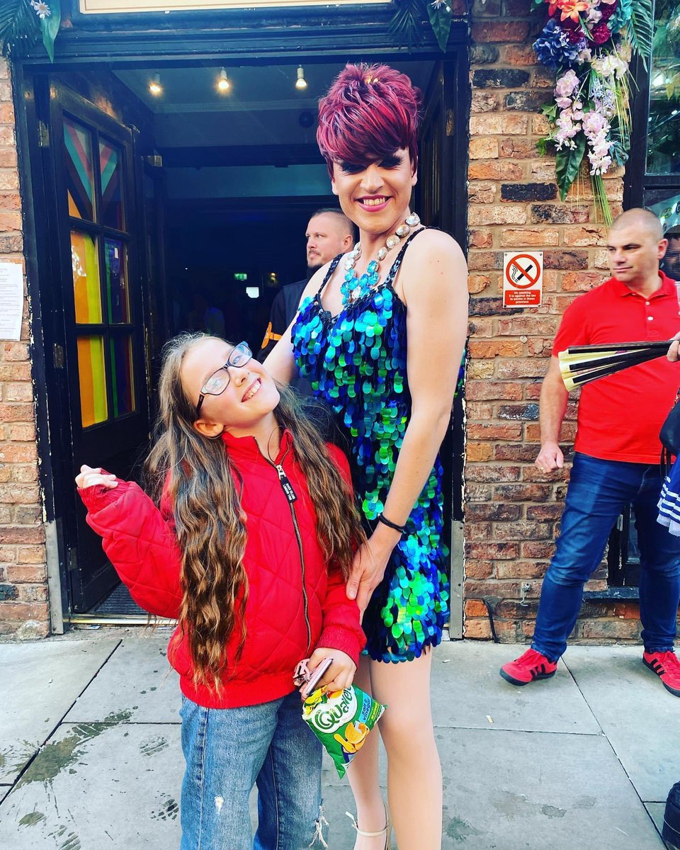A day out for the princess to meet the queen. #pride #topauntie