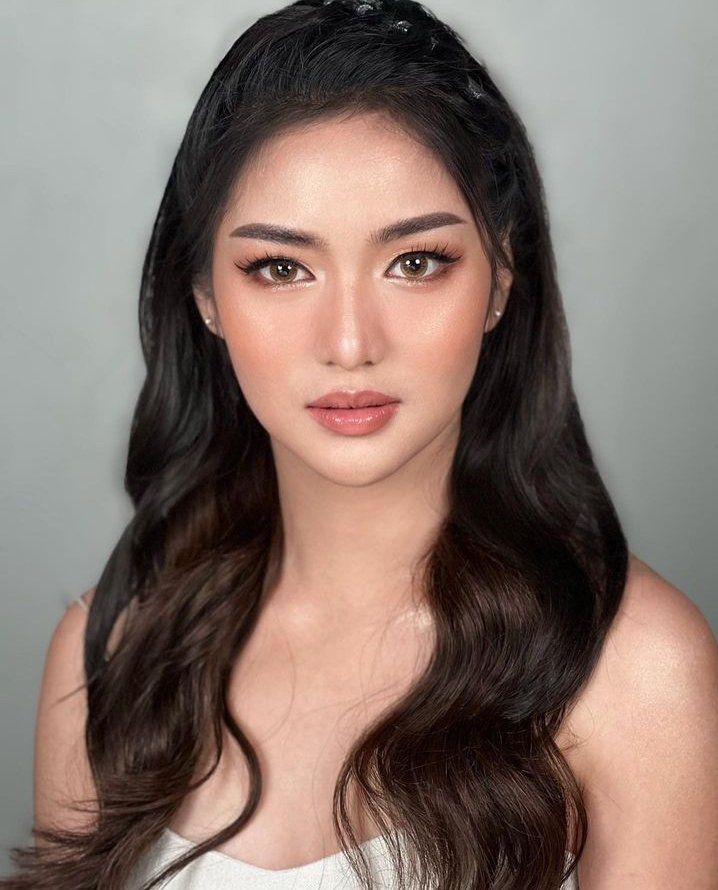 lapillushine's tweet photo. ABS-CBN actress, #CharlieDizon, who was one of the person who influenced Chanty in the K-POP world shared that Chanty talked to her before about training and her contract. She also shared that MLD messaged her (Charlie) if she can help promote Chanty.

🖇️https://t.co/8EUwrnnU1g https://t.co/On04psZ1pK