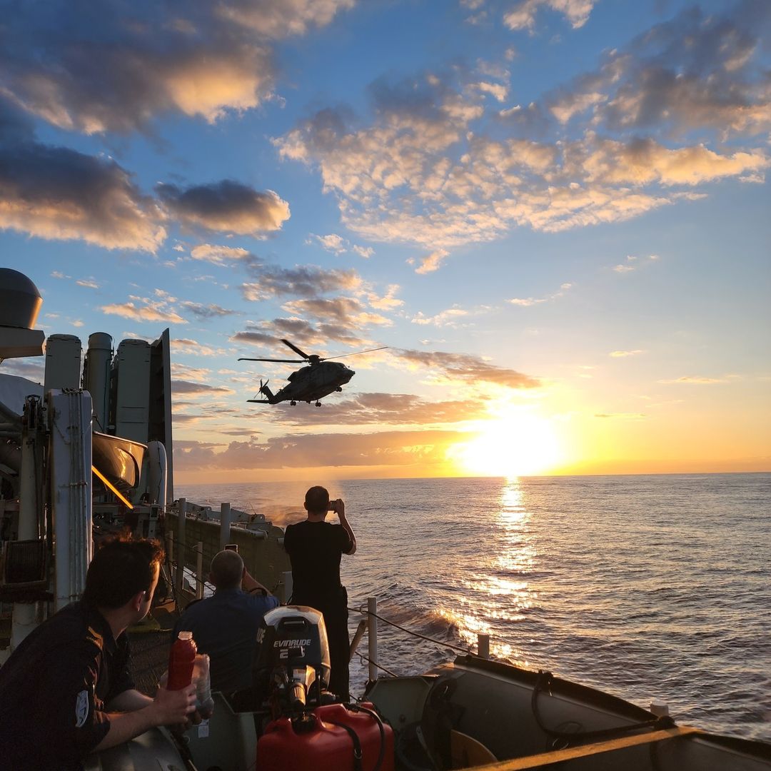 Hey - That's us! 👀 

Our Navy has been to every #Rimpac since 1971 

Small yet mighty 💪 #WeTheNavy 

▶️ stripes.com/theaters/asia_…
