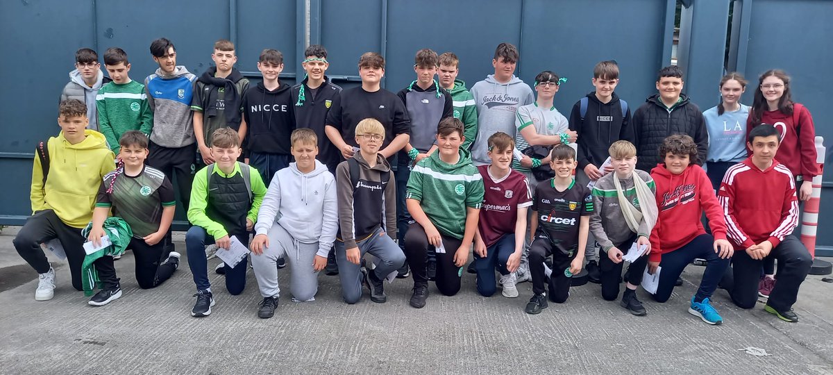 MarkSheerin1's tweet photo. Aodh Ruadh Hurlers on tour #FanWall https://t.co/5cEjVeD2jR