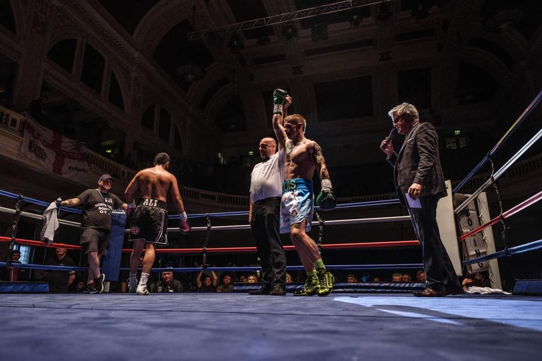 NutsBoxing's tweet photo. Another great night of Boxing at Hull City Hall. Great to see Logan Richardson who my company sponsors win his second pro fight and his Brother Louis marking his pro debut with a win. Well done to all the Hull lads on the card. The 10 bell salute for daddycoyle was a nice touch👌 https://t.co/JArTNISJXd